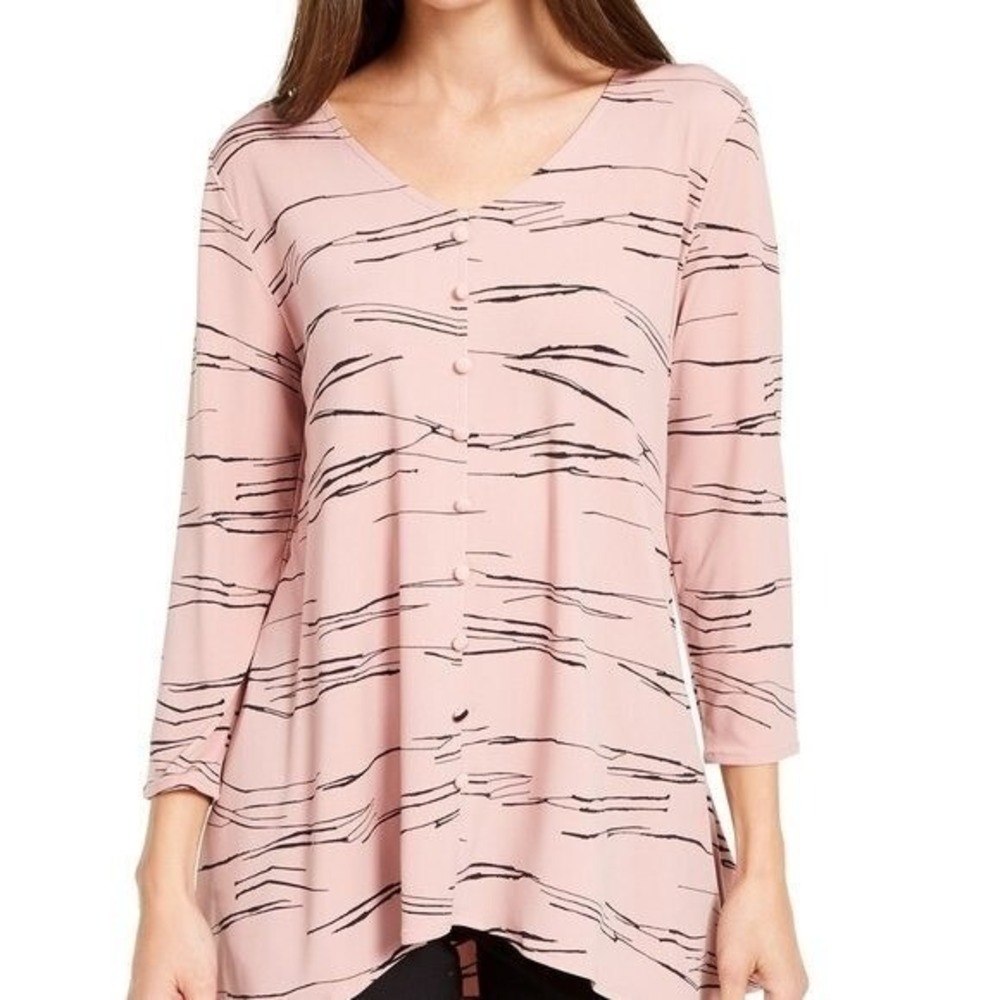 ALFANI'S Women's‎ Printed V-Neck top Size Medium